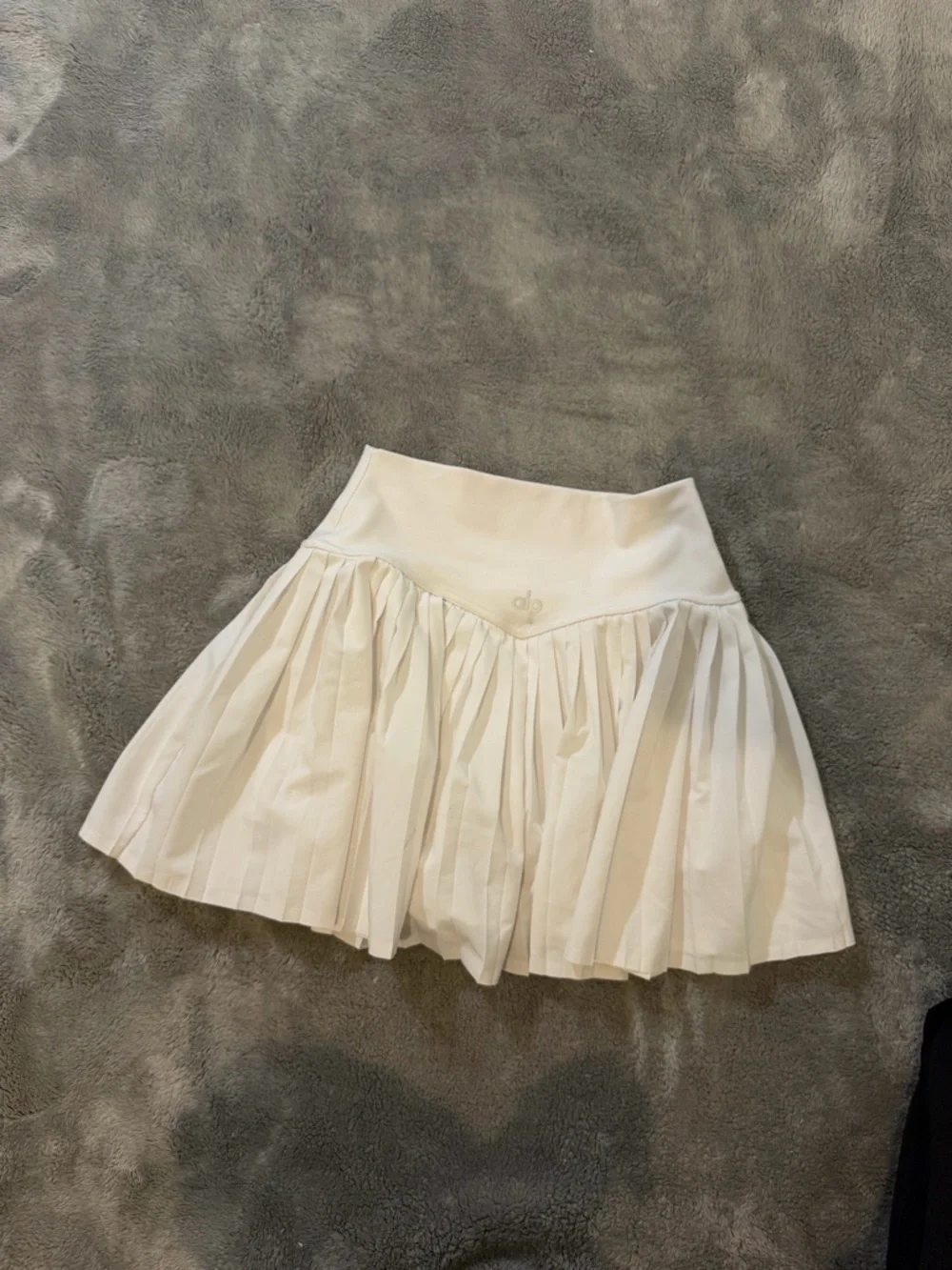 Alo Women's White Pleated Tennis Skirt